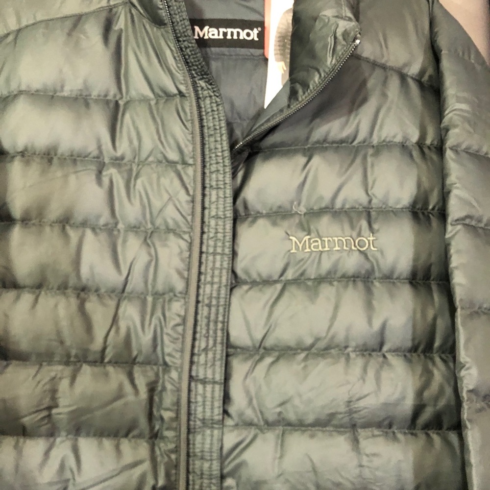 Marmot 700 fill Puffer size Medium - Picture 5 of 9